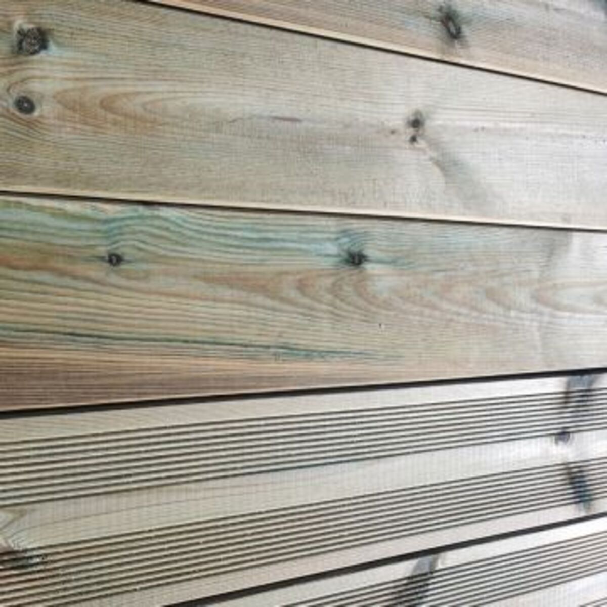 Decking board 27x145mm pressure treated double ridge-smooth