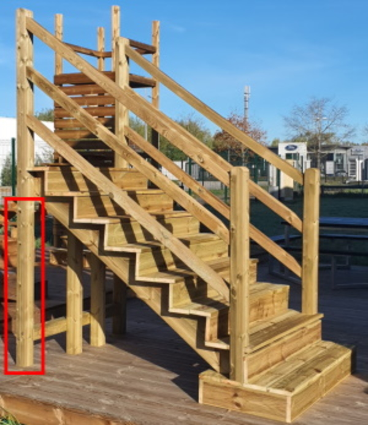 Balustrade trap hout 8 treden met ronde kop Balustrade trap hout 8 treden met ronde kop